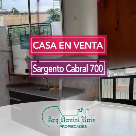 HERMOSA CASA EN VENTA. Sargento Cabral al 700.