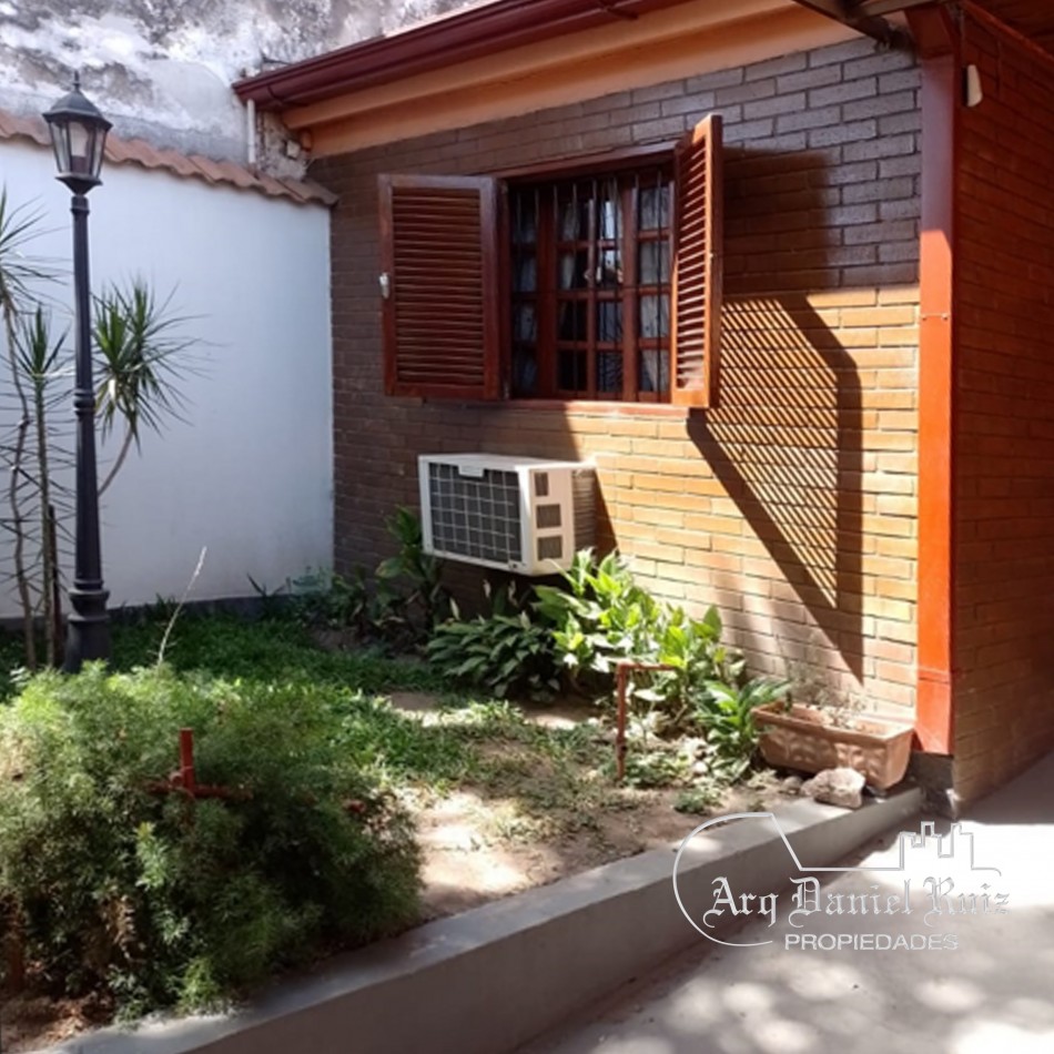 Casa en Venta en Alsina al 400